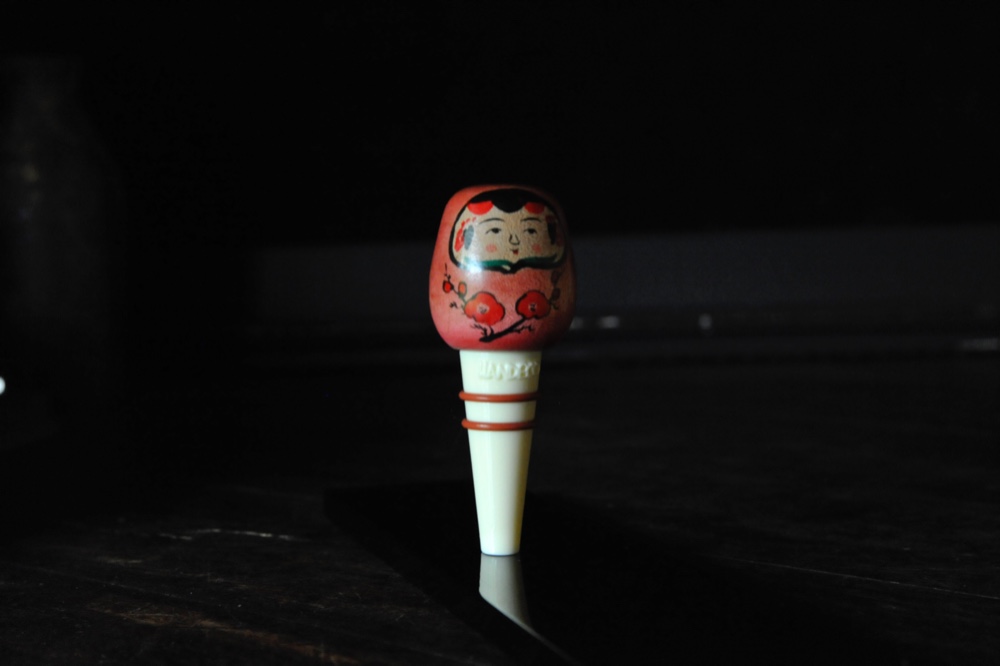 【スタンドボトル栓】「梅」・栓しろ/弥治郎系こけし