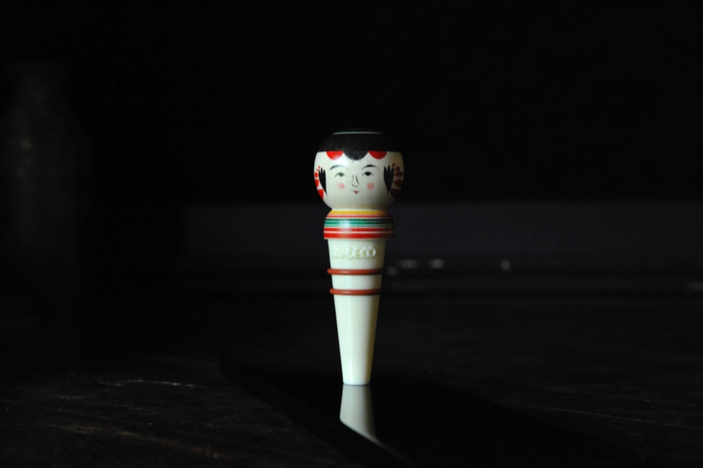 【スタンドボトル栓】「こまみ」・栓しろ/弥治郎系こけし