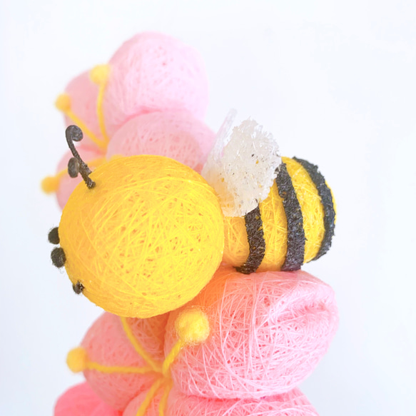 こっそり桜にミツバチ 5枚目の画像