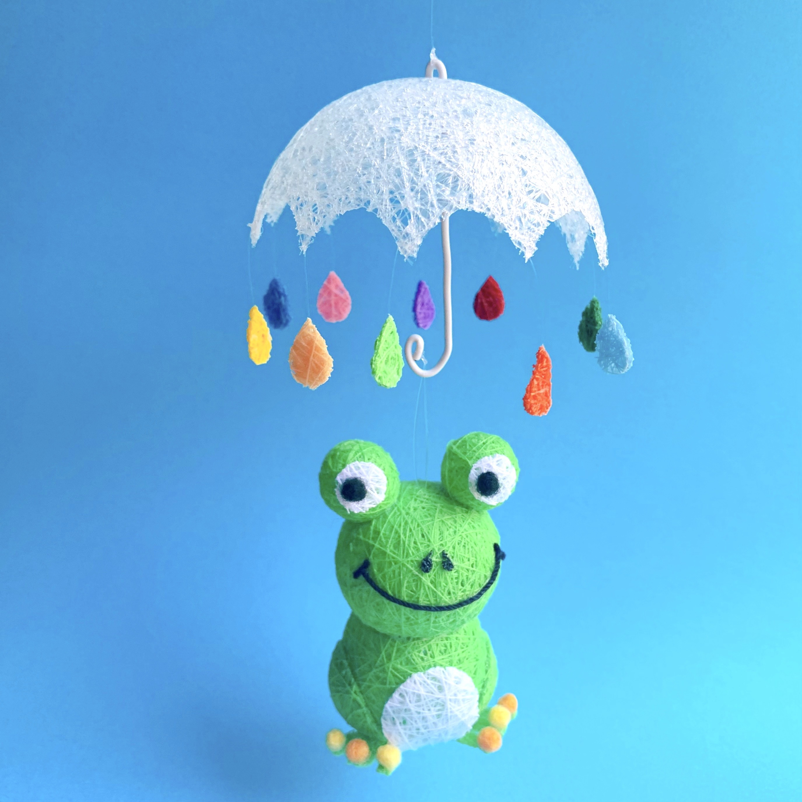 梅雨インテリア　小さなカエルの雨宿り