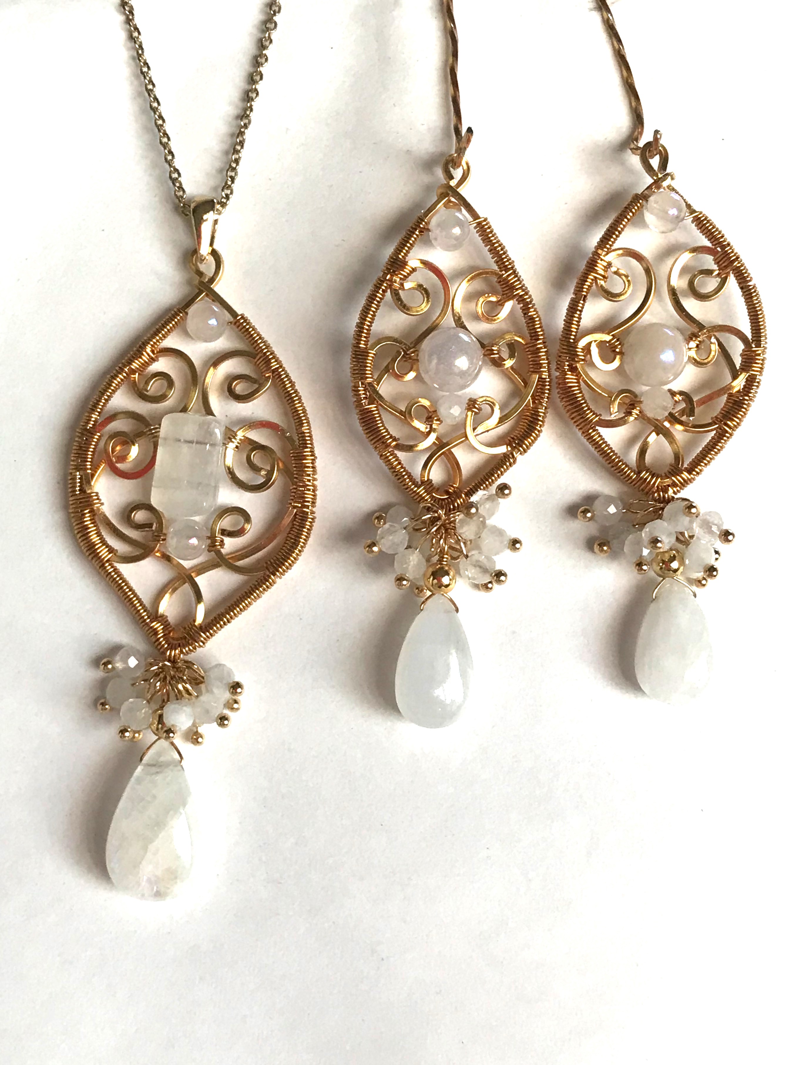 creema限定ホワイトムーストーンでネックレスセット1点のみ