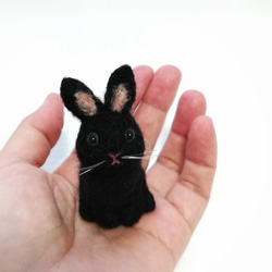 ◾受注制作・羊毛フェルトの小さなうさぎ(黒) 羊毛フェルト rika