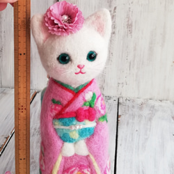 ◾振り袖の白猫18cmサイズ　ピンク(ぼたん)羊毛フェルト 8枚目の画像