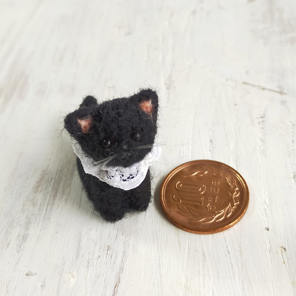受注制作　羊毛ミニチュア子猫(黒猫)ドールハウス、ミニチュアコレクションに！羊毛フェルト 4枚目の画像
