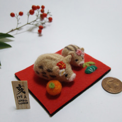 イノシシ親子の小さなお正月飾り・羊毛フェルトの干支飾り・いのしし・亥 4枚目の画像