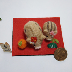 イノシシ親子の小さなお正月飾り・羊毛フェルトの干支飾り・いのしし・亥 7枚目の画像