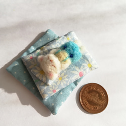 ミニチュア・羊毛白くまbabyと水色お花のお布団セット 4枚目の画像