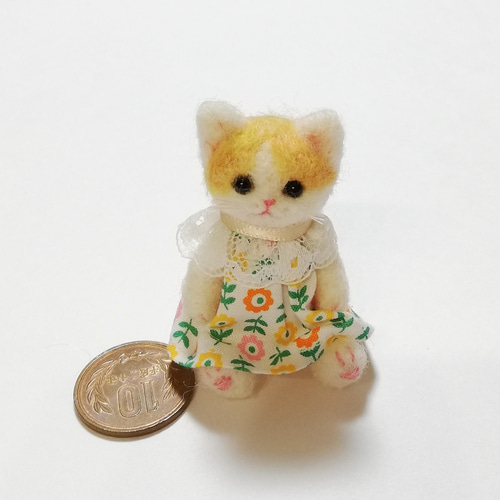 羊毛フェルト茶ぶち猫人形・テディベアタイプ首手足可動式・ドール