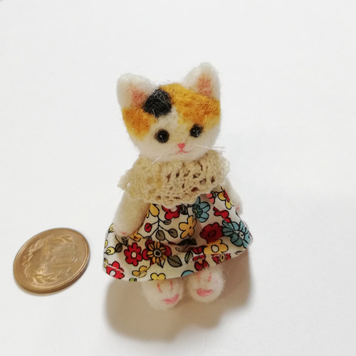 羊毛フェルト三毛猫人形・テディベアタイプ首手足可動式・ドールハウス