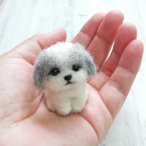 ◾受注制作・羊毛フェルトの小さなわんこ(シーズー・グレー ◾受注制作・羊毛フェルトの小さなわんこ(シーズー・グレー