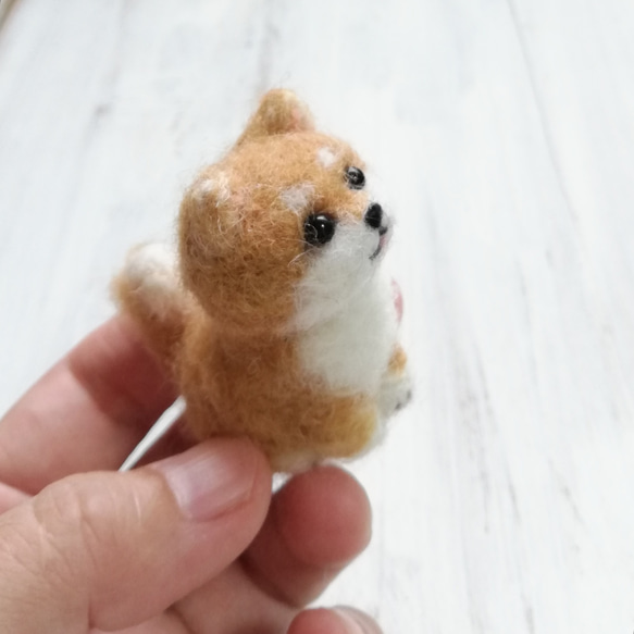 ◾受注制作・羊毛フェルトの小さなわんこ(柴犬・茶)　マスコット　犬　 2枚目の画像