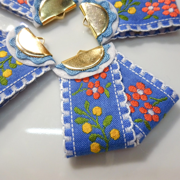 ブルーの ミモザと小花の チロリアンテープ リボン タッセル ブルー系 ４個  ２ペア パーツ 材料   モクバ 5枚目の画像