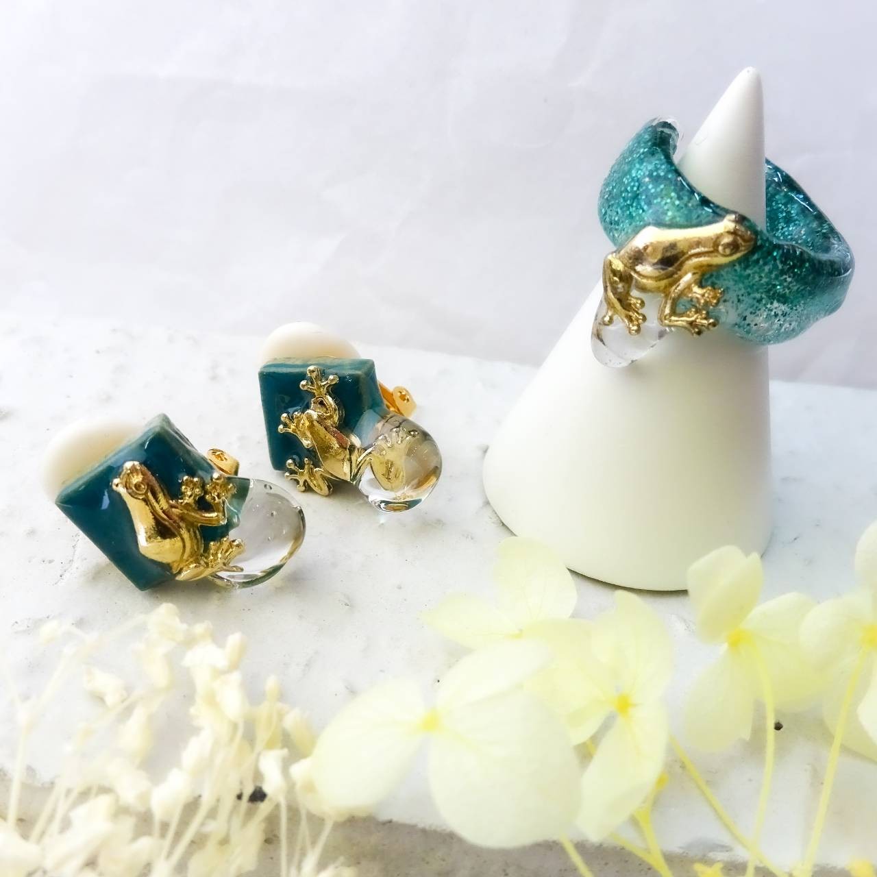 UNOAERRE スパイラルデザインピアス 片耳 18k