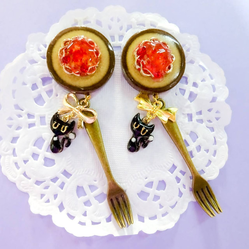 たっぷりジャムクッキーと黒猫ちゃん ビッグフォーク ピアス 