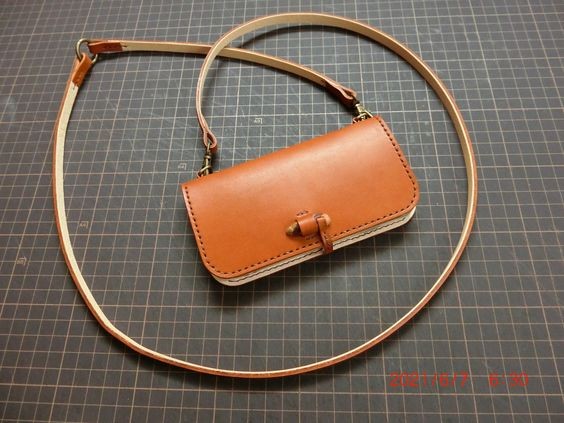 カスタムレザーケース　本革iPhone 8用ケース