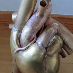真鍮製心臓 6枚目の画像