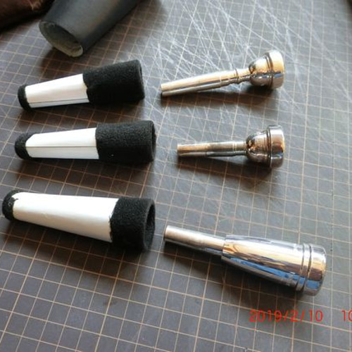 楽天市場】【トランペット型のストラップ付き】C.C.シャイニー