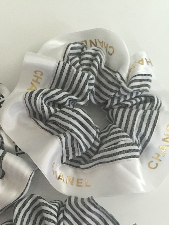 【リボンをアレンジ自在♡】CHANEL シュシュ CHANEL - 新作 CHANEL シャネル リボン シュシュ ヘア