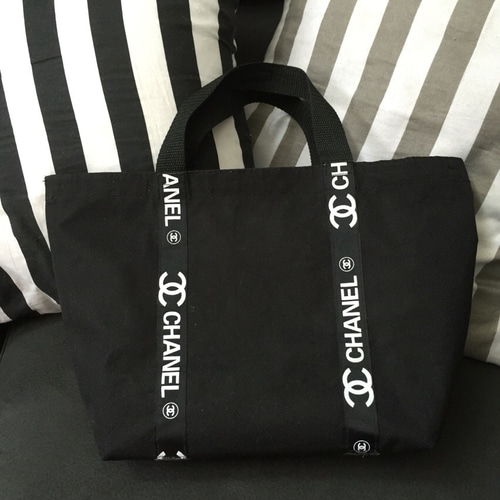 CHANEL ブラック トートバッグ リボン付き CHANEL ブラック トートバッグ リボン付き ハンドル付き♪リボン