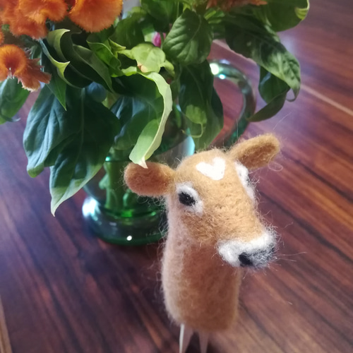 ジャージー牛(羊毛フェルト)