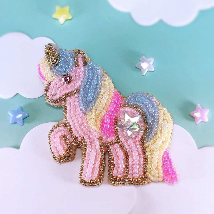 ユニコーンのビーズ刺繍ブローチ ピンク ブローチ たまこ 通販