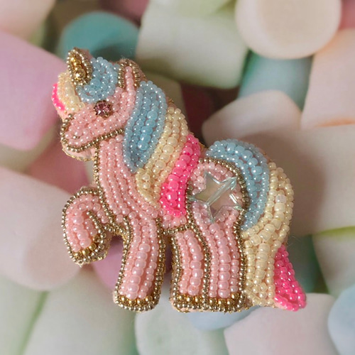 ユニコーン　ビーズ刺繍ブローチNO.6 ユニコーン ビーズ刺繍ブローチNO.6