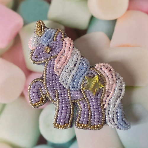 ビーズ刺繍ブローチユニコーン