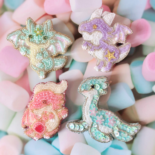 ドラゴンのビーズ刺繍ブローチ 紫 ブローチ たまこ 通販 7367173