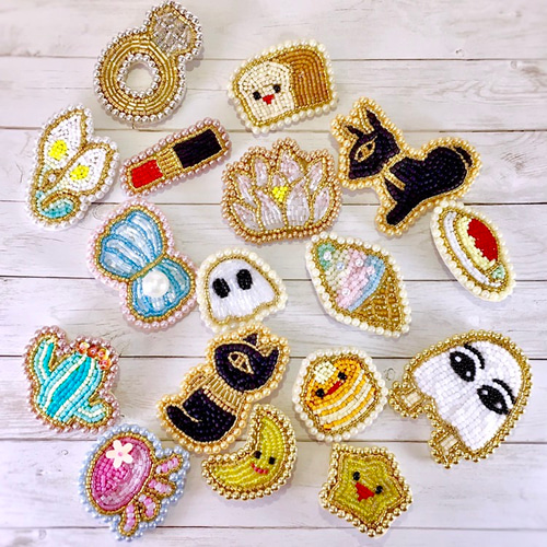 ヒッポカンポスのビーズ刺繍ブローチ ブローチ たまこ 通販