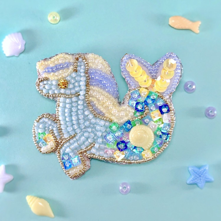 ユニコーン　ビーズ刺繍ブローチNO.6