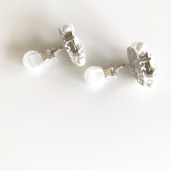 這款Bijou耳環採用繭形珍珠和施華洛世奇水晶製成 第4張的照片