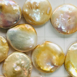 デッドストック　#101 大粒バロックコイン　1ペア　キャラメルがけ　レトロで稀少な天然金色　淡水真珠 1枚目の画像