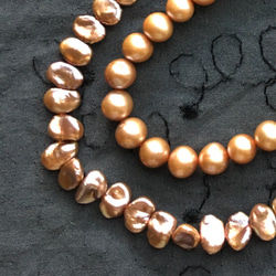 #119 ケシパール　本真珠　8㍉メタリックシャンパン　濃淡選べる　イヤリングピアス用　4枚（2ペア）シャンパンゴールド 12枚目の画像