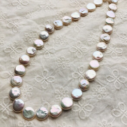 #157 湖水真珠　高品質コインパール　イヤリングピアス用1ペア　なめらかメタリック白　高品質淡水真珠 1枚目の画像