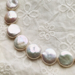 #157 湖水真珠　12㍉　なめらか肉厚コインパール　まとめ買い3ペア　メタリック白　高品質淡水真珠 3枚目の画像