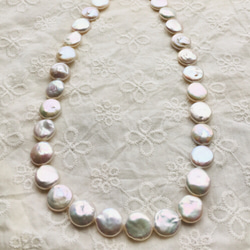 #157 湖水真珠　12㍉　なめらか肉厚コインパール　まとめ買い3ペア　メタリック白　高品質淡水真珠 8枚目の画像