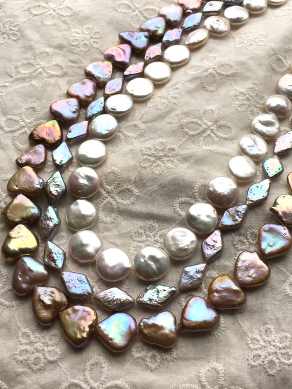 #157 湖水真珠　12㍉　なめらか肉厚コインパール　まとめ買い3ペア　メタリック白　高品質淡水真珠 9枚目の画像
