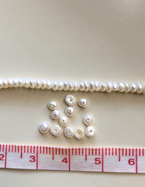 ラスト1 #236 淡水真珠　3㍉ 極小ロンデル  1連約39.5cm センターホール　小粒パール 1枚目の画像