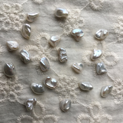 ラスト1 #61 湖水真珠　天然無処理の白　芥子 約6.5×9ミリ　4分の1連　ケシ　高品質淡水真珠 4枚目の画像
