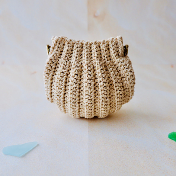 きらきら☆シェルポーチ《ベージュ》/手編みのバネ口貝殻ポーチ ポーチ  