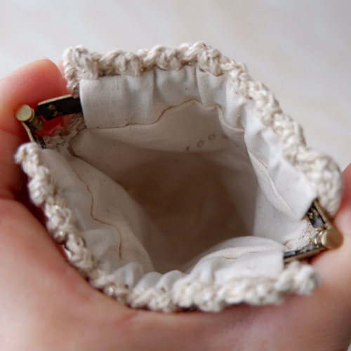 きらきら☆シェルポーチ《ベージュ》/手編みのバネ口貝殻ポーチ ポーチ  