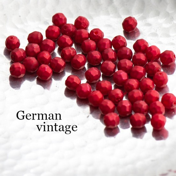 ドイツヴィンテージビーズ　多角形6ミリ　赤　20個　 アクリルビーズ 　ルーサイト スペーサ― 1枚目の画像
