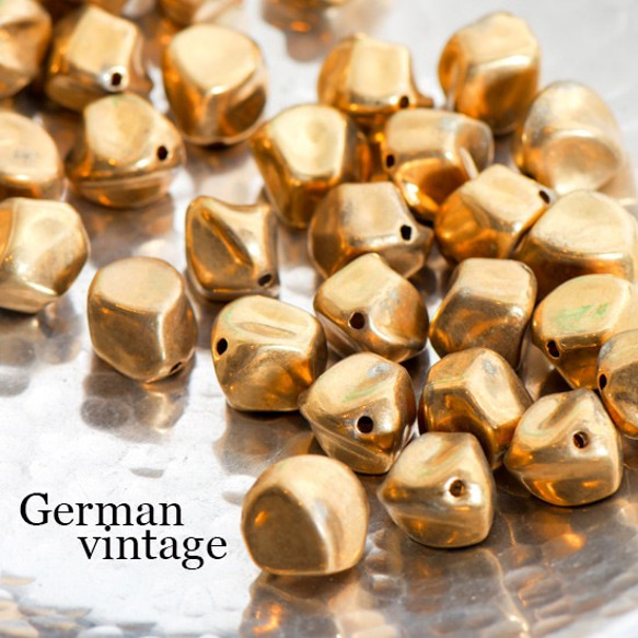 ドイツヴィンテージビーズ 不規則多面 ゴールド 4個 アクリルビーズ  