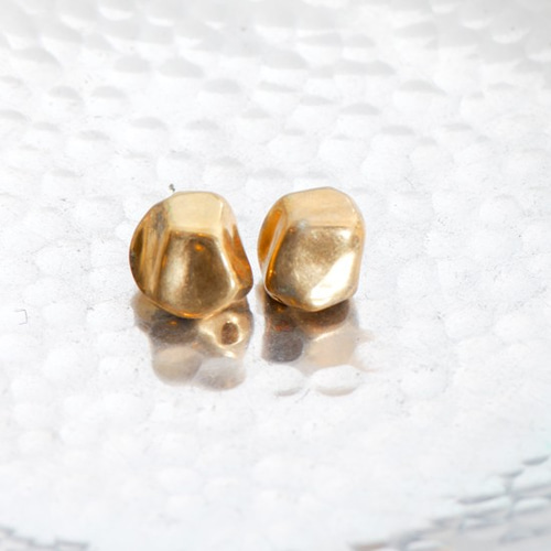 ドイツヴィンテージビーズ 不規則多面 ゴールド 4個 アクリルビーズ  