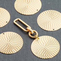 銅製ラウンドプレートチャーム　4個　 ゴールド　メタルパーツ　ディスク コイン 1枚目の画像