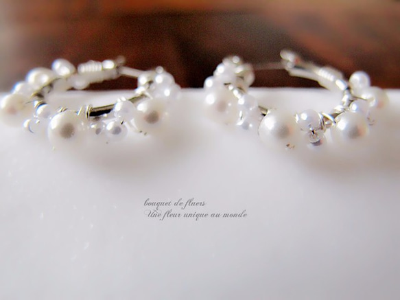 珍珠白蕾絲鈦金屬鉤圈耳環 S 第3張的照片