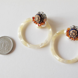 珠寶和大理石耳環 第4張的照片