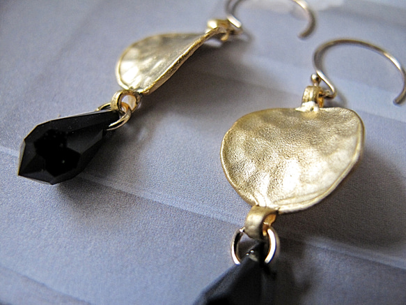 14kgf * Dakoku * Gold & SWAROVSKI ピアスorイヤリング 2枚目の画像