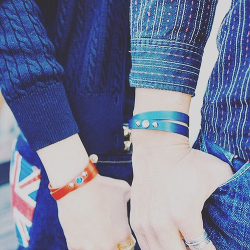 ※青い空※ レザーバングル スタッズ付き レザーバングル バングル・リストバンド 黒革 通販