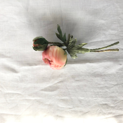 ラナンキュラス  スリーズの重なり 布花コサージュ 4枚目の画像